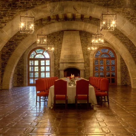 Hotel El Castell De Ciutat - Relais & Chateaux