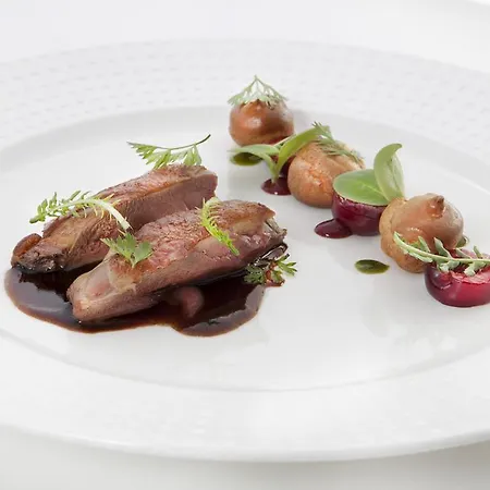 Hotel El Castell De Ciutat - Relais & Chateaux 4*