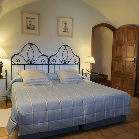 Hotel El Castell De Ciutat - Relais & Chateaux